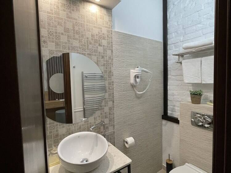 اتاق استاندارد یک نفره, La Strada Boutique Villa