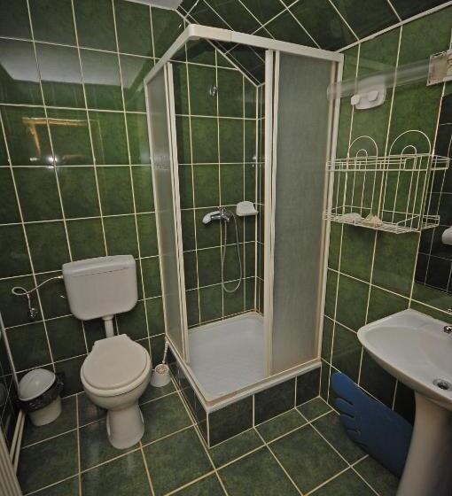 اتاق استاندارد چهار تخته, Imola Motel