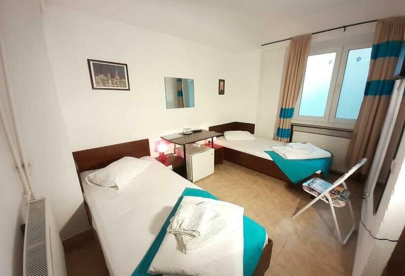 标准间, Taxi Hostel