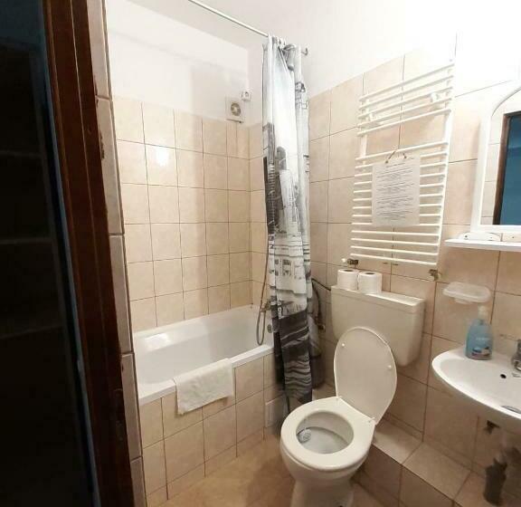 Номер Стандарт, Taxi Hostel