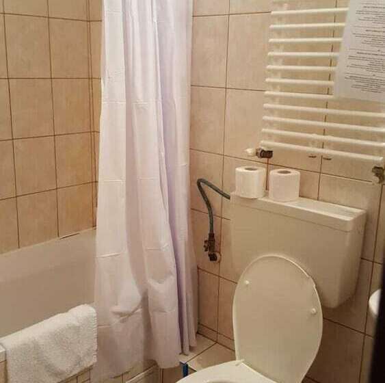 标准间, Taxi Hostel