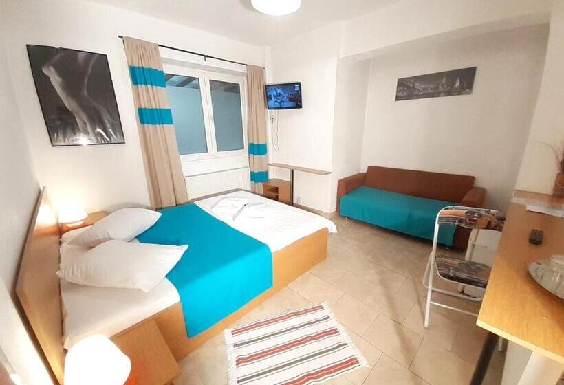 Номер Комфорт, Taxi Hostel