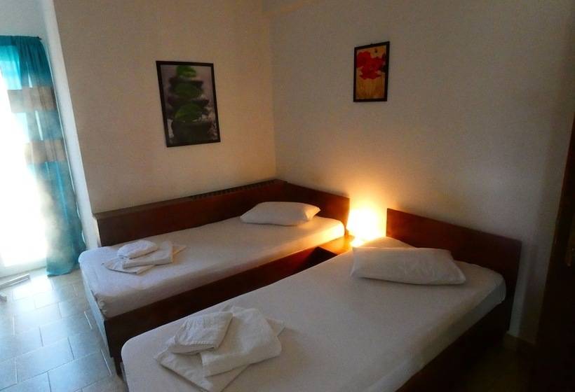 Номер Стандарт Трехместный, Taxi Hostel