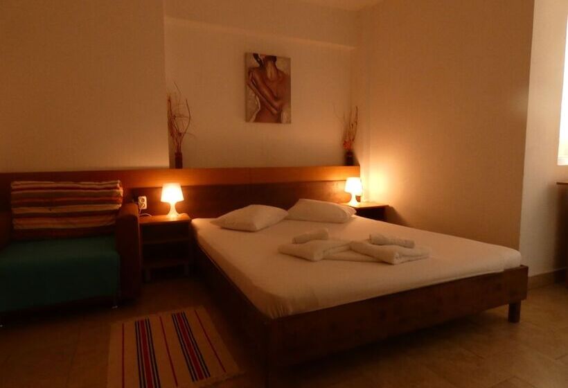 标准间, Taxi Hostel