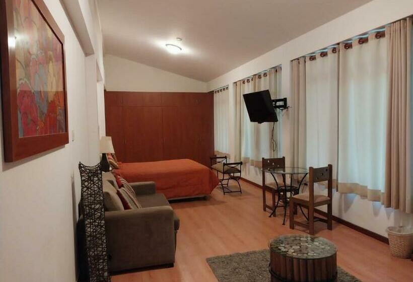 스위트, Fundo Hotel Ayarpongo