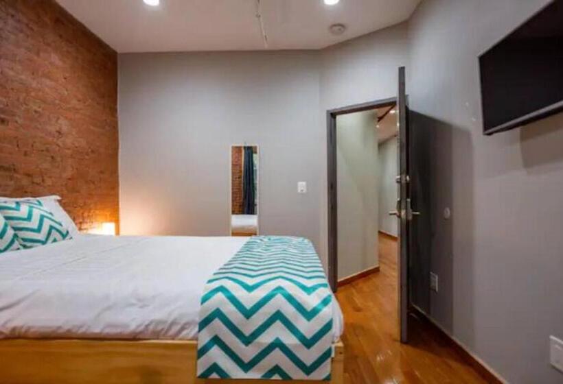 带共用浴室的标准房间, Morris Guest House