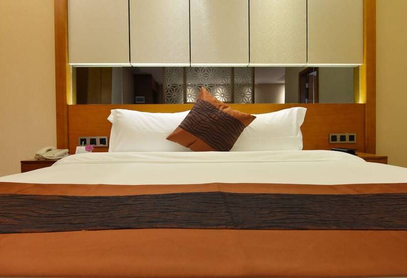 Номер Стандарт, Reethi Rah