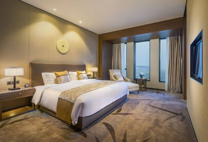 Номер Deluxe, Wyndham Grand Plaza Royale Kaidi
