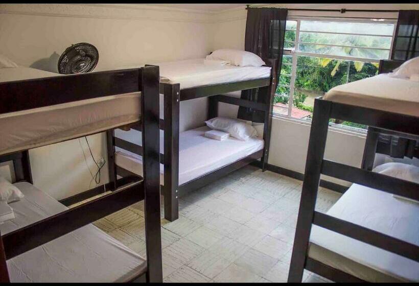 Кровать в Общей Комнате, Hostel Nirvana San Gil