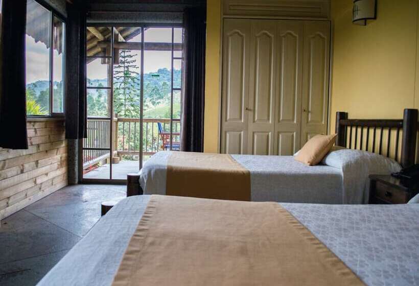 غرفة قياسية ثلاثية, Matisses Hotel & Spa