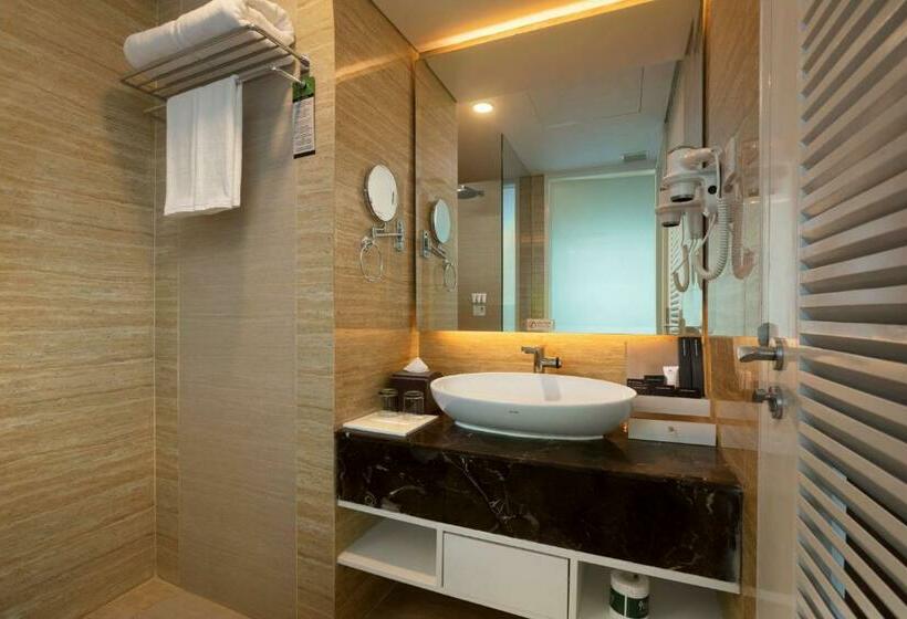 Номер Deluxe Вид на Озеро, Wyndham Panbil Batam