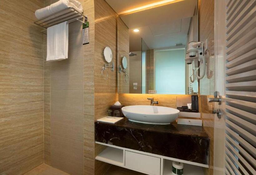 Номер Deluxe Вид на Сад, Wyndham Panbil Batam
