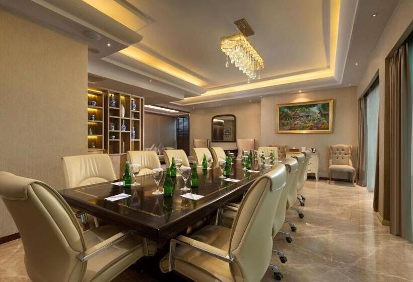 Люкс Президентский 2 Спальни, Wyndham Panbil Batam