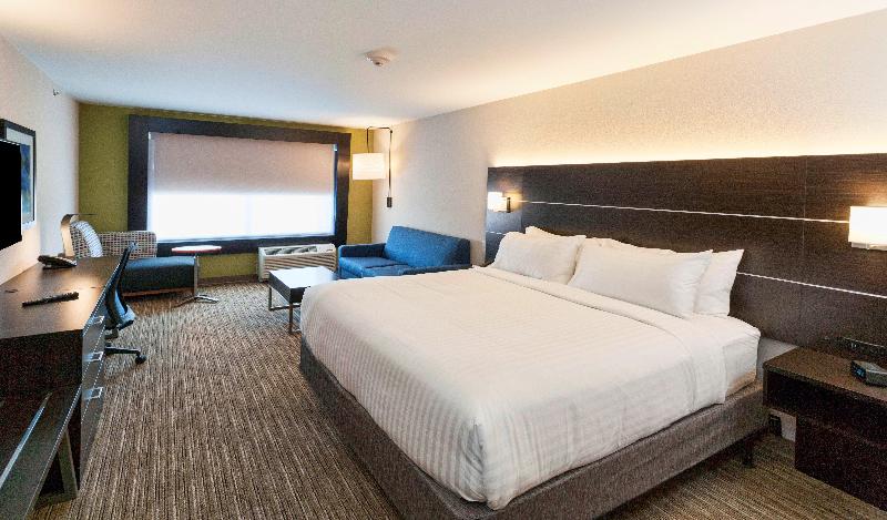 Номер Стандарт Адаптированный для Инвалидов, Holiday Inn Express & Suites   Dodge City, An Ihg