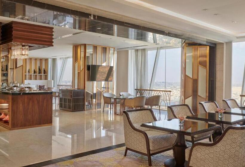 Номер Клуб, Hyatt Regency Riyadh Olaya