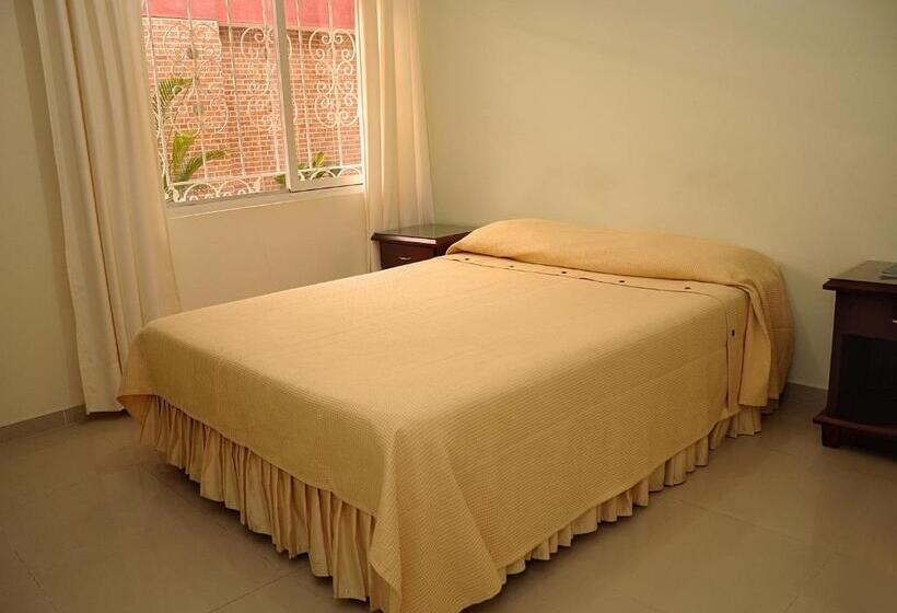 Standard Quadruple Room, Napolitano