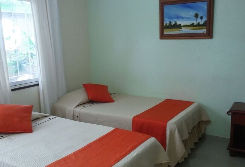 Standard Quadruple Room, Napolitano