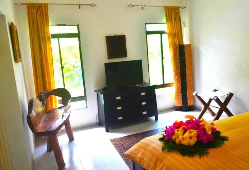 带大床的豪华间, Playa Tranquilo B&b And Dive Shop