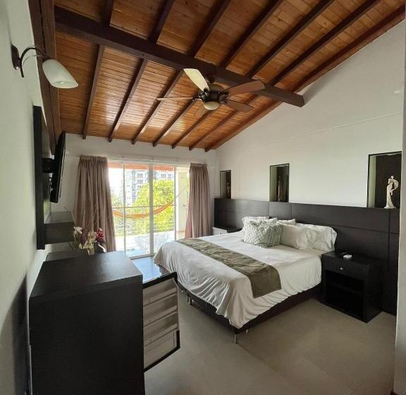 Люкс с Балконом, Serenity Suites Casa Boutique