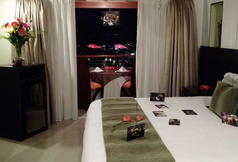 Люкс с Балконом, Serenity Suites Casa Boutique