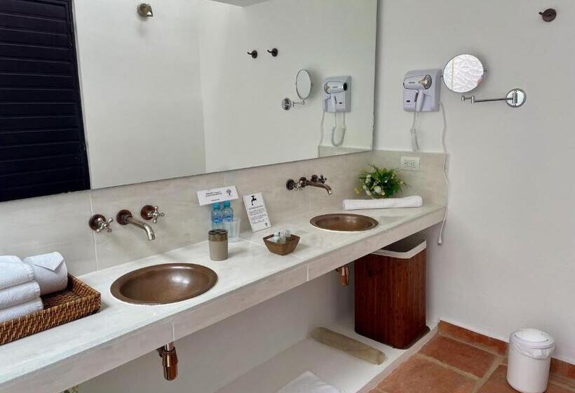 Люкс с Террасой, La Masia Hotel Boutique