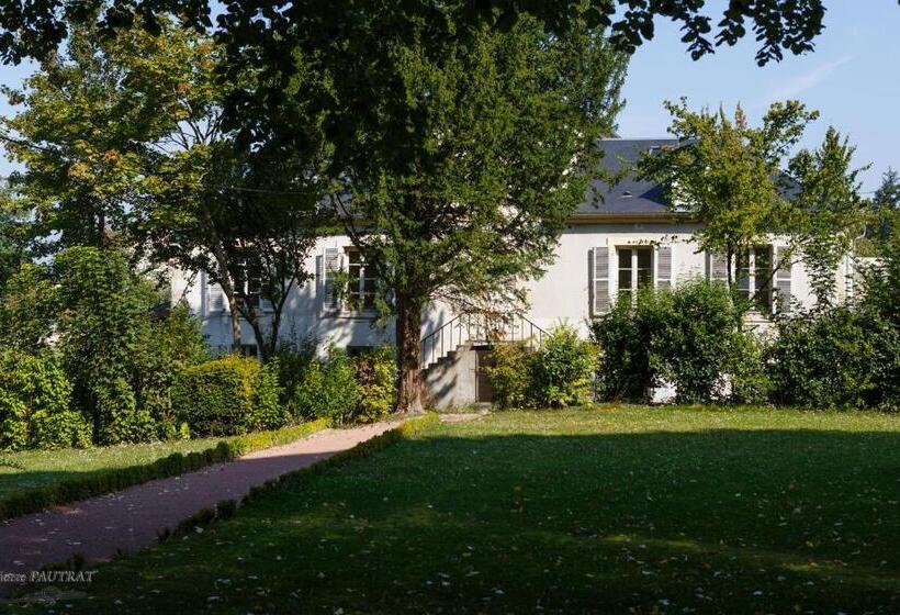 Дом 1 Спальня, Espace Bernadette Soubirous Nevers