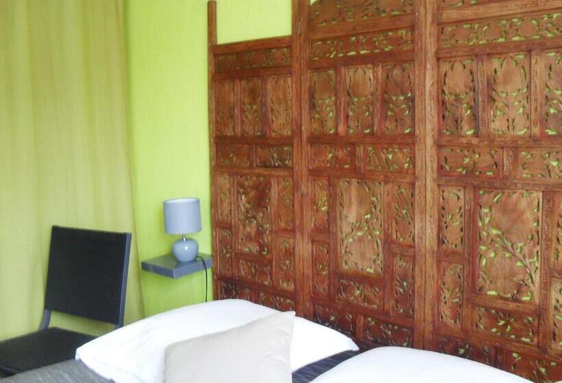 غرفة قياسية مطلّة علي حمام السباحة, Chambre D Hote Veronique