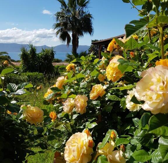 2 Bedrooms Suite Sea View, Mare E Monti