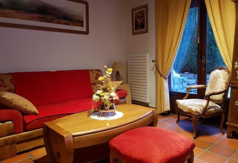 Четырехместный Номер Стандарт, Hôtel Logis La Coraline