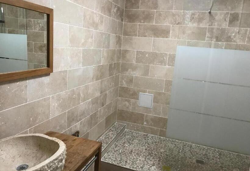 آپارتمان لوکس 1 خوابه, Family Hôtel