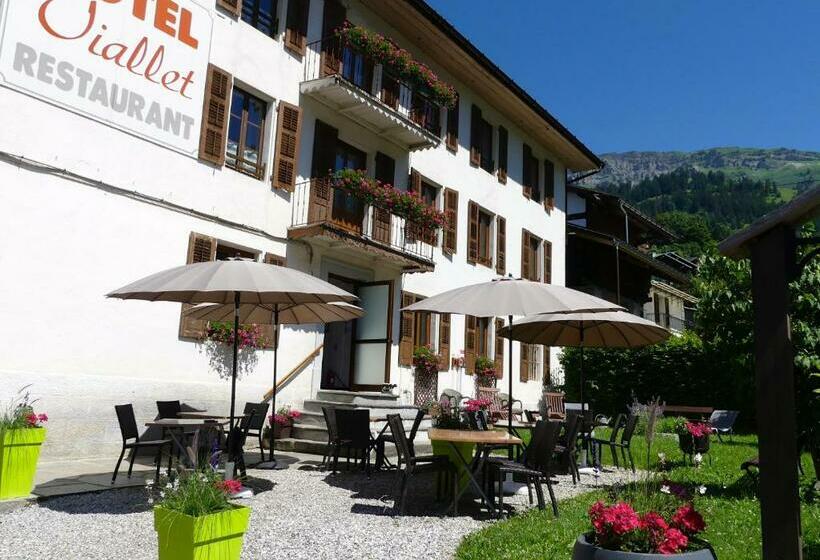 Номер Стандарт Трехместный, Hôtel Viallet
