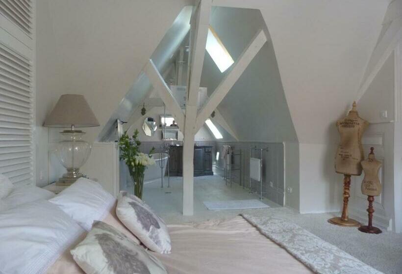 جناح إدارى, Bienvenue Chez Nous