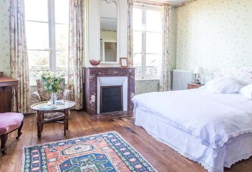 Номер Стандарт, Chambres D'hotes Château De La Puisaye