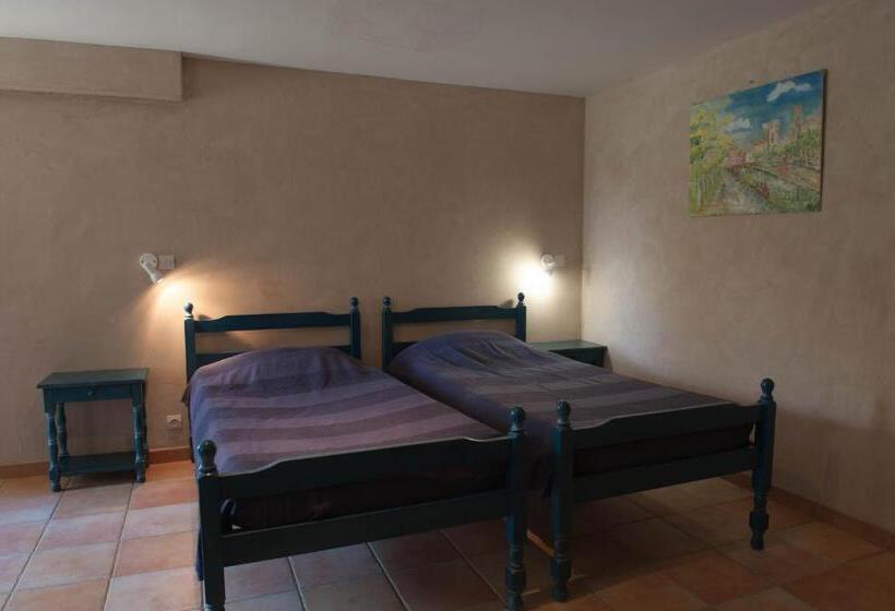 غرفة قياسية ثلاثية, Domaine Bellelauze