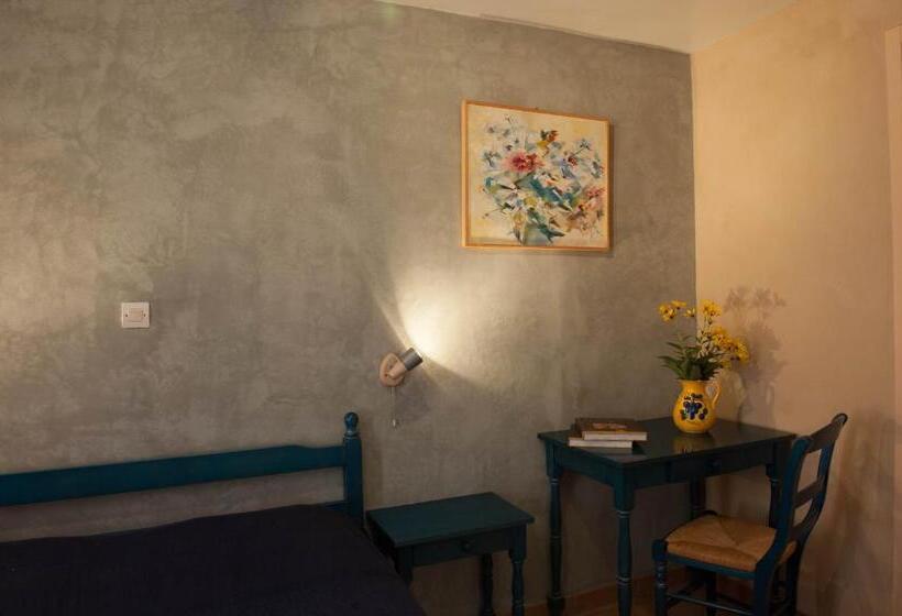 غرفة قياسية ثلاثية, Domaine Bellelauze