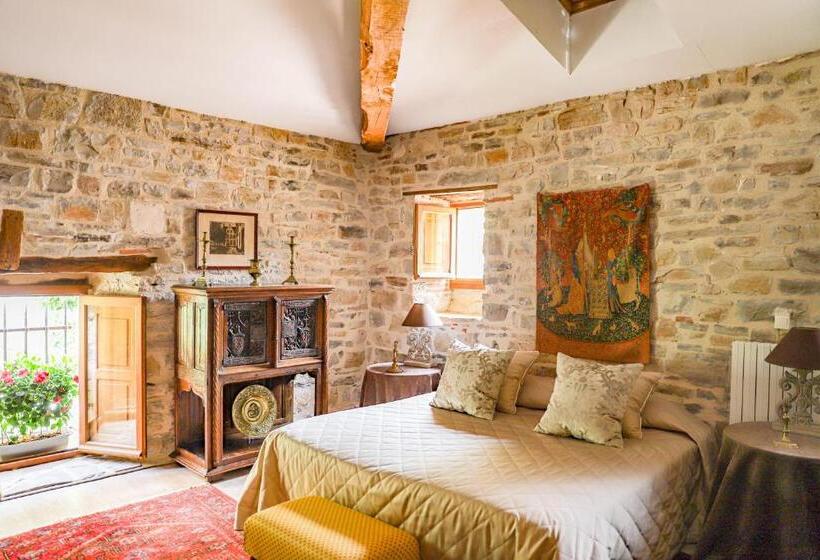 سوییت لوکس, La Maison Bakéa