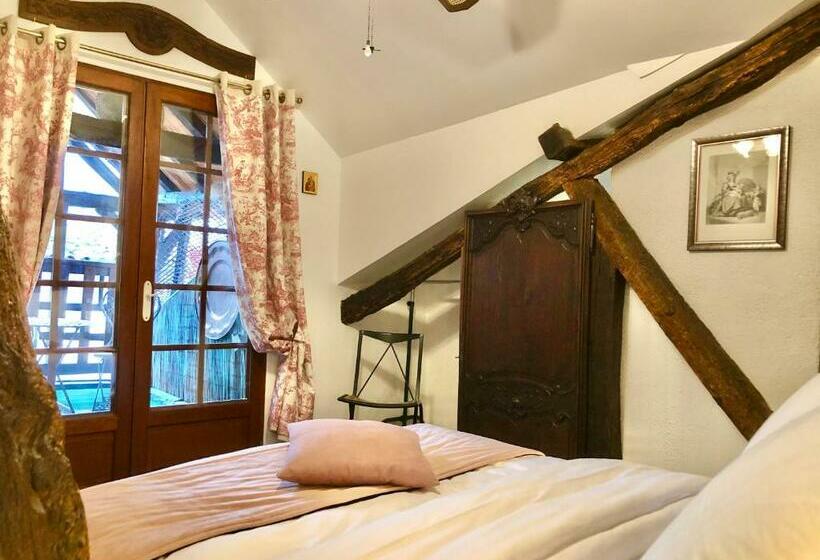 Номер Стандарт, Le Colombier De Cyrano Et Roxane