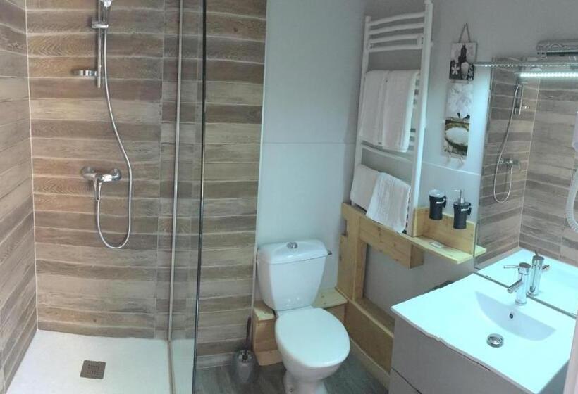 Номер Стандарт Вид на Горы, Relais Mont Jura Adults Only