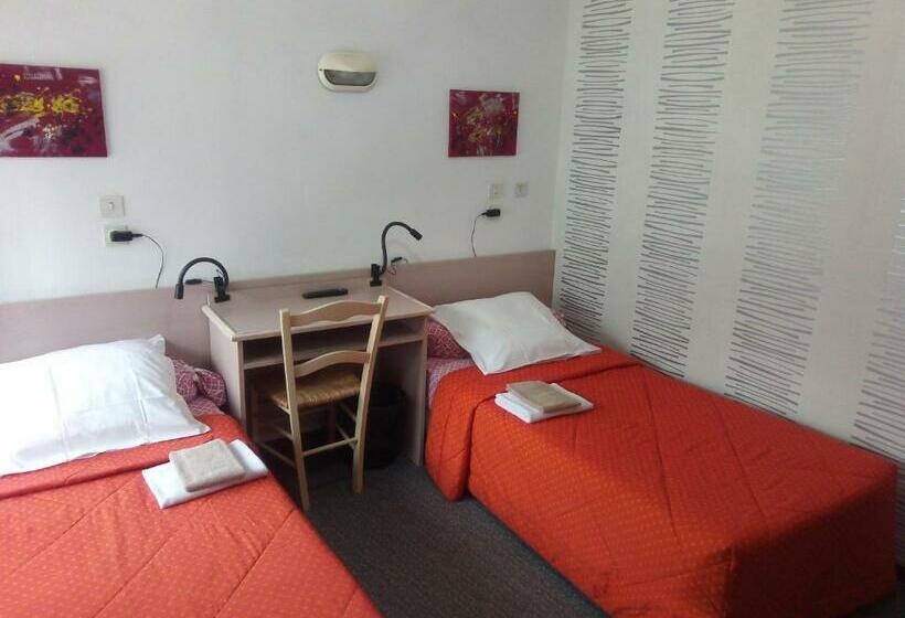 اتاق استاندارد, Hôtel Des Touristes