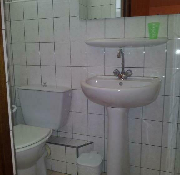 غرفة قياسية رباعية, Hôtel Des Touristes