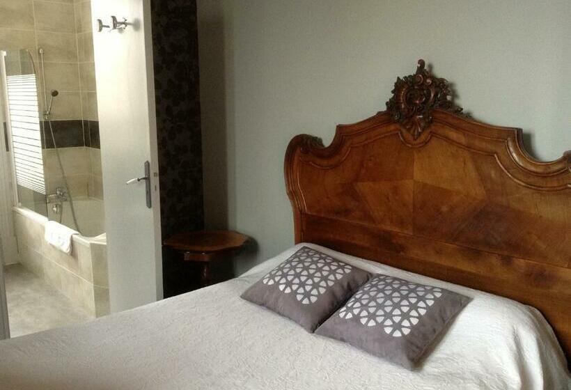 Номер Стандарт Трехместный, L Hôtel L Astrée