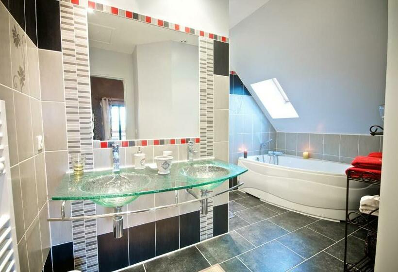 جناح, Entre Vignes Et Châteaux