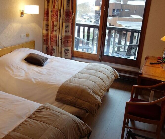 Номер Стандарт Трехместный, Hôtel L Escale Blanche