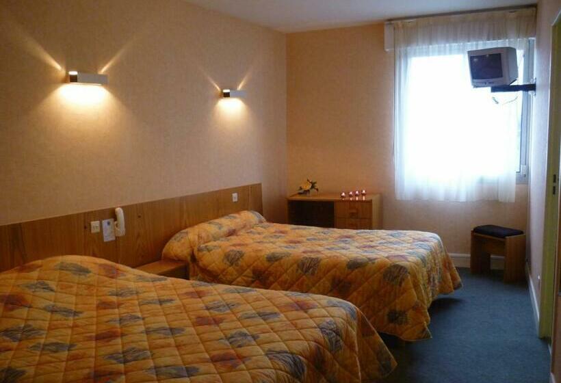 Четырехместный Номер Стандарт, Hôtel Rond Point