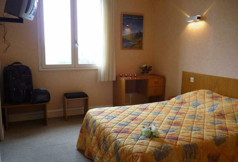 Номер Стандарт, Hôtel Rond Point