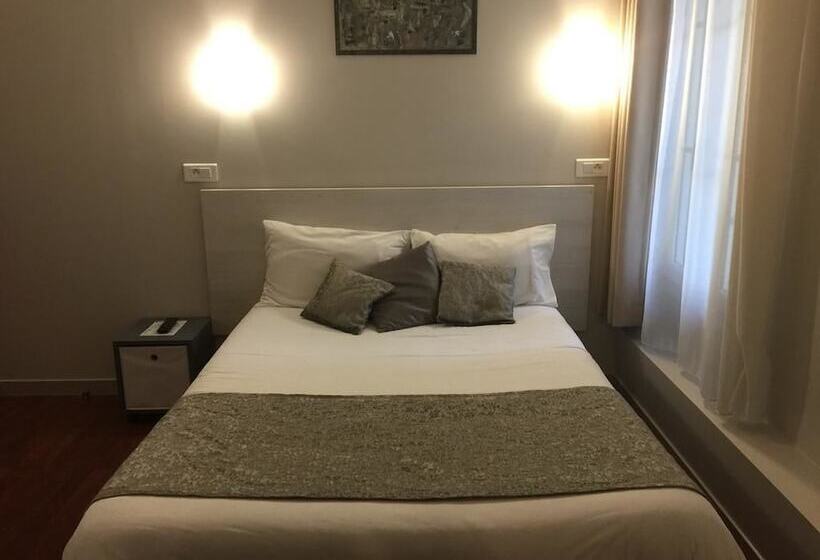 Номер Комфорт, Hôtel Vendôme