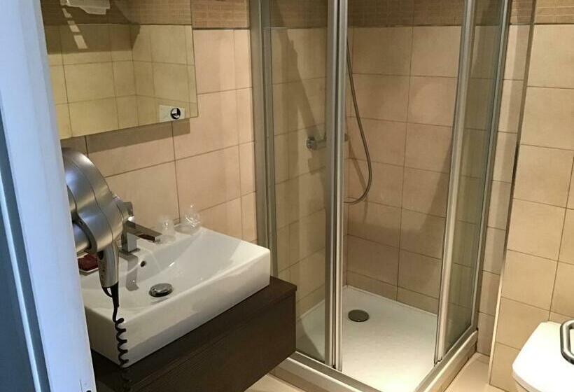 חדר סטנדרט יחיד, Restaurant Elissaldia