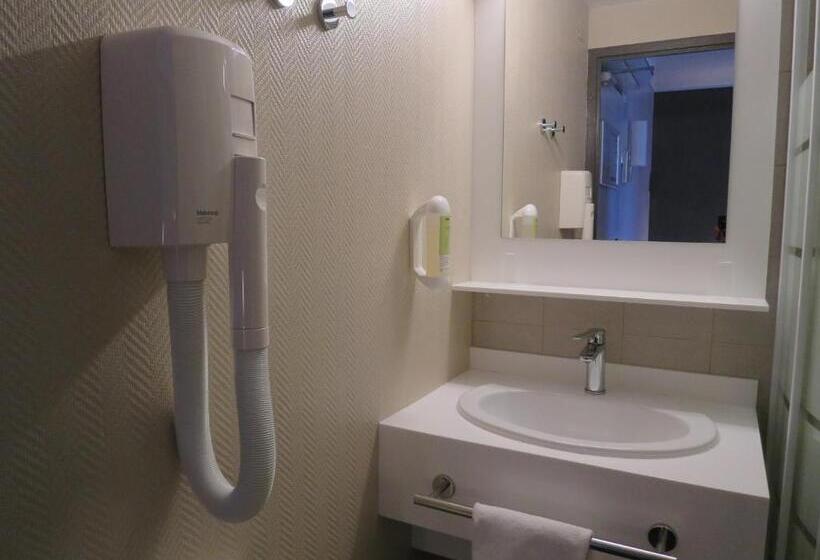 Номер Стандарт, Wood Inn Bordeaux Aeroport