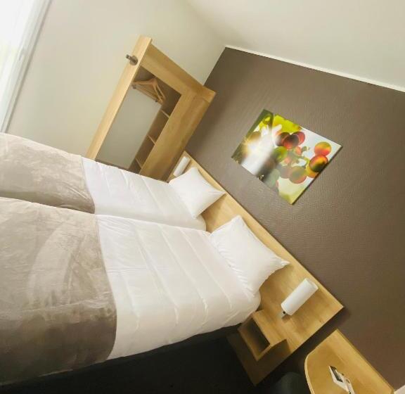 Классический Номер, Wood Inn Bordeaux Aeroport