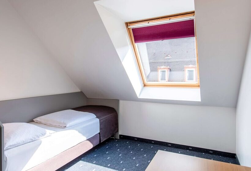 Номер Стандарт Трехместный, B&b Hotel Nürnberg City